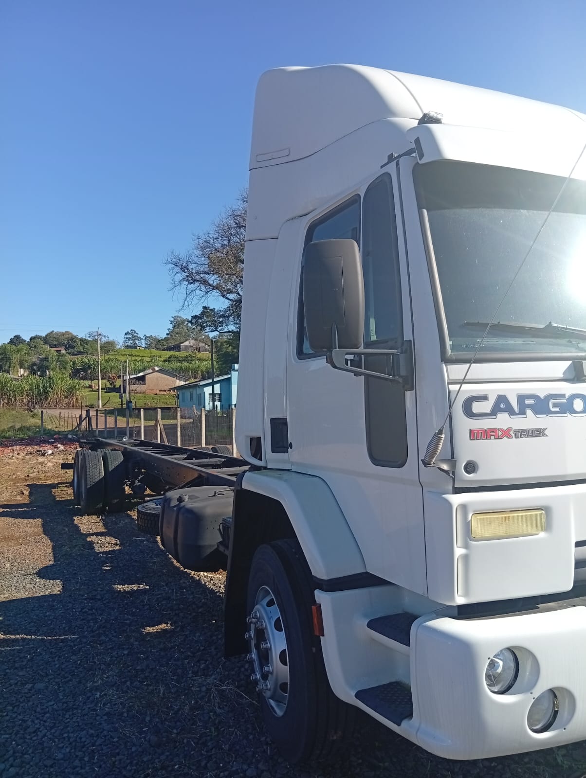 Imagem Caminhão Cargo 2428
