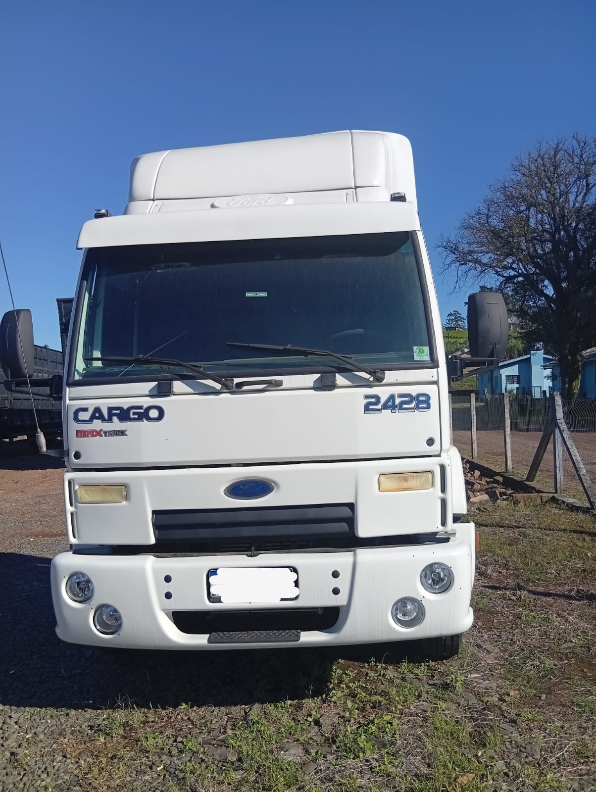 Imagem Caminhão Cargo 2428
